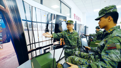 <b>这个暑假军校教员的忙碌身影</b>